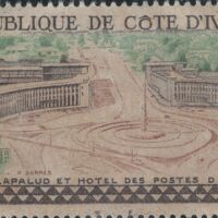 Place Lapalud et Hotel des Postes d&#039;Abidjan